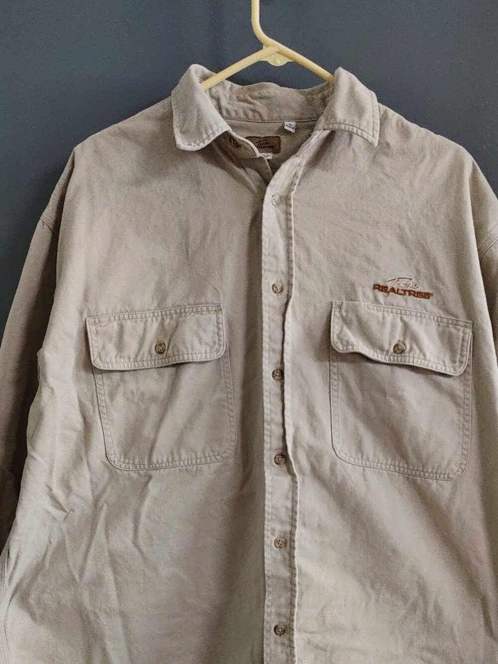 Team RealTree Long Sleeve Button Up Shirt Men's XL Regualr Tan Outdoor Hunting